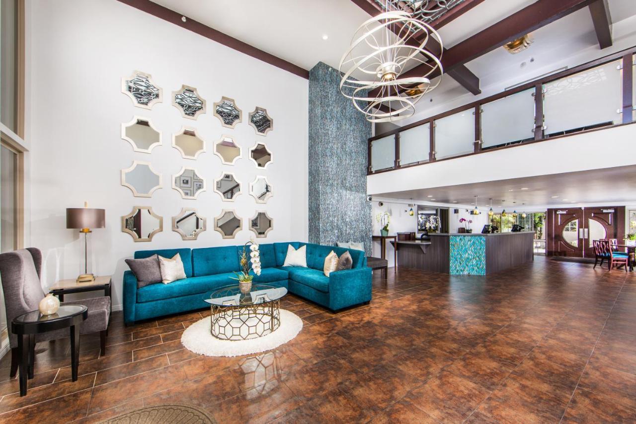 Winners Circle Hotel